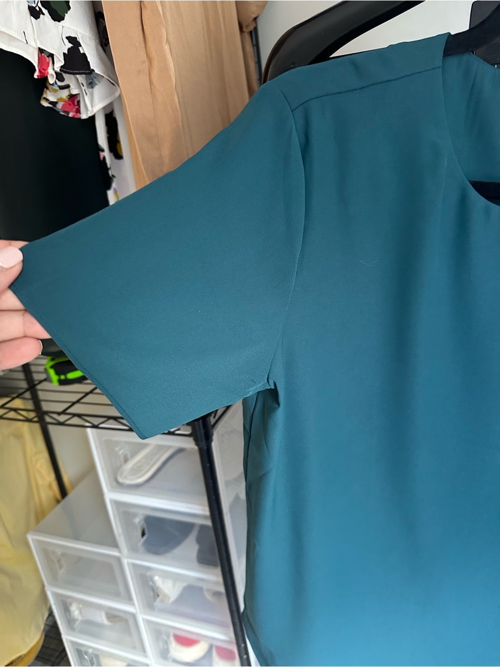 Banana Republic Teal Short Sleeve Round Neck Top - Picture 4 of 7